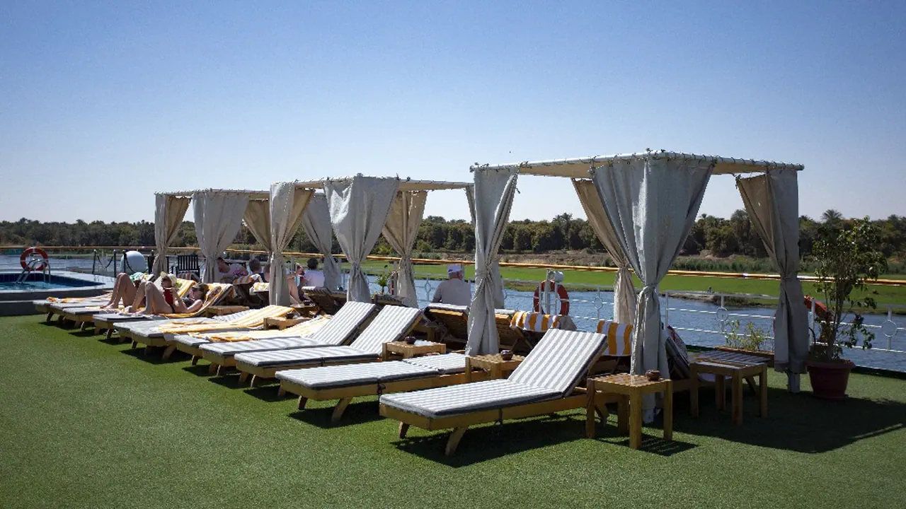 رحلة الباخرة بلو شادو II